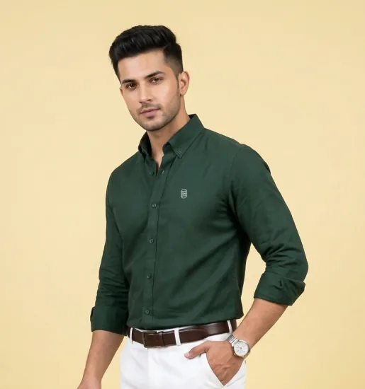 Man wearing the Edoy forest green shirt